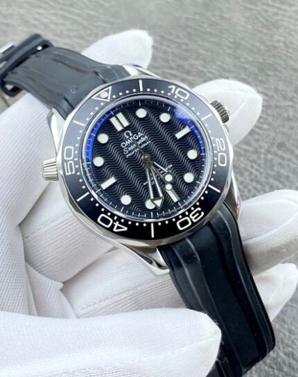 Omega 007 - Seamaster Diver 300M Watch