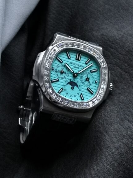 Patek Philippe 5740/1G-001 - Ultra-complicated Multi-functional Nautilus Watch