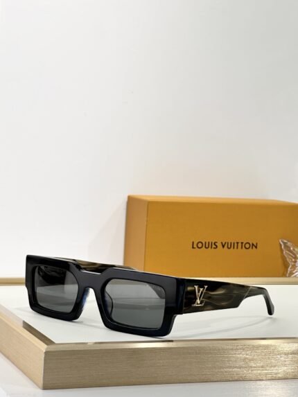 LOUIS VUITTON MODEL：Z2703E SIZE：55口22-140