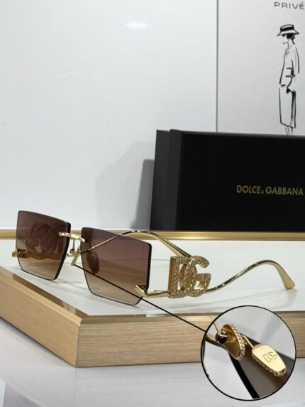Original diamond nose Top quality DOLCE & GABBAN* Model: DG2304B Size: 60 holes 14-145 High-definition custom nylon lenses Original diamond nose pads included